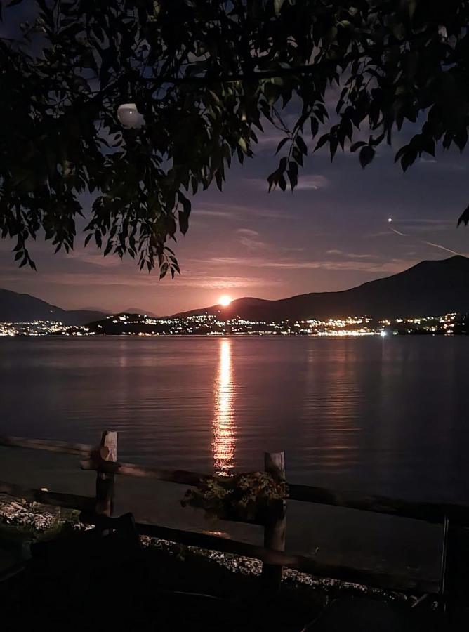 Little Suite Near Lake Verbania Eksteriør billede